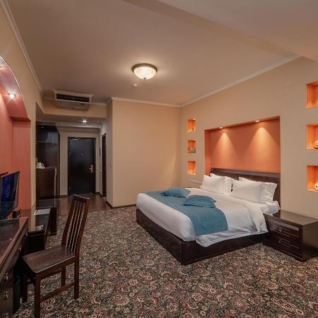 Hotel Jannat Regency Biškek Exteriér fotografie