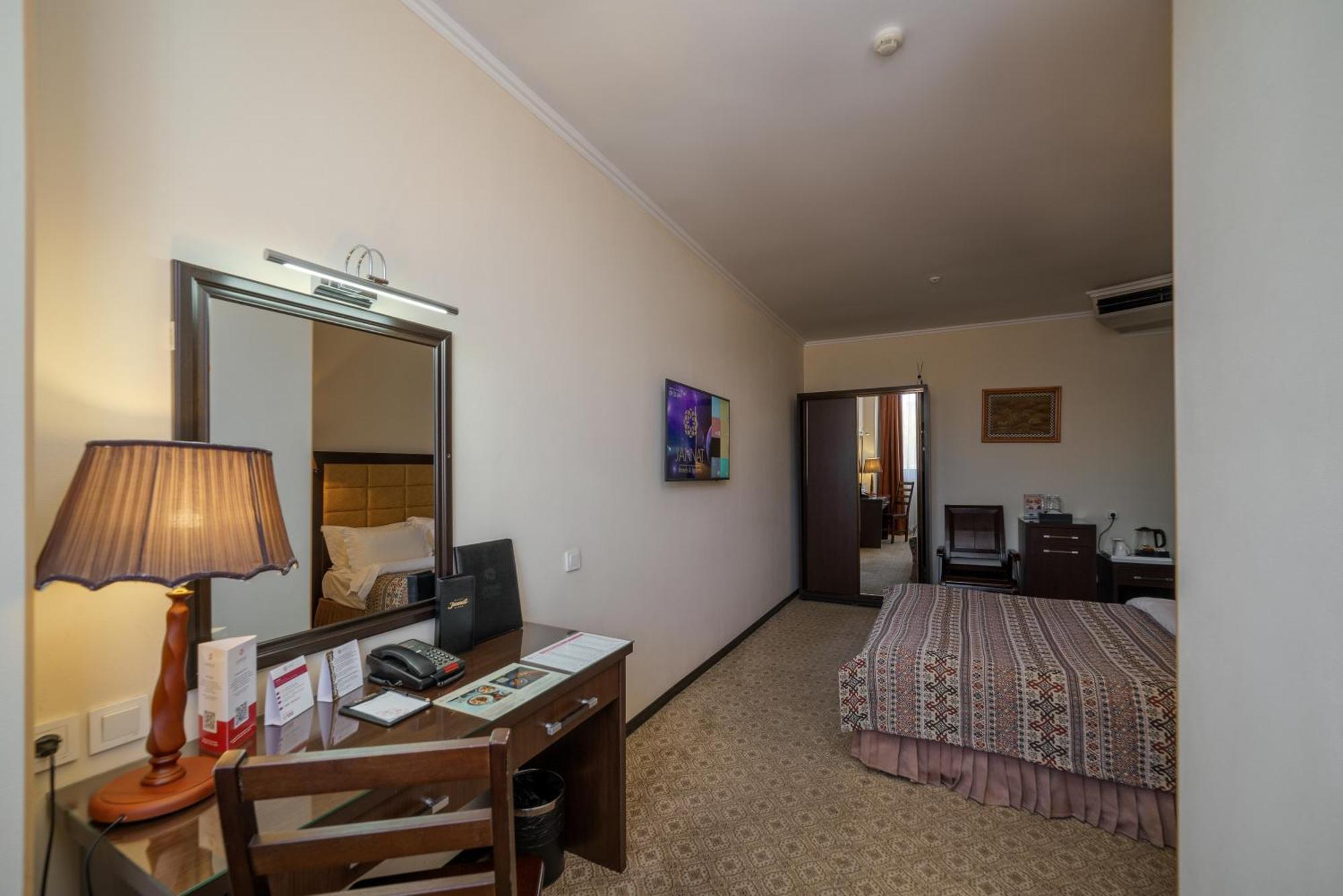 Hotel Jannat Regency Biškek Exteriér fotografie