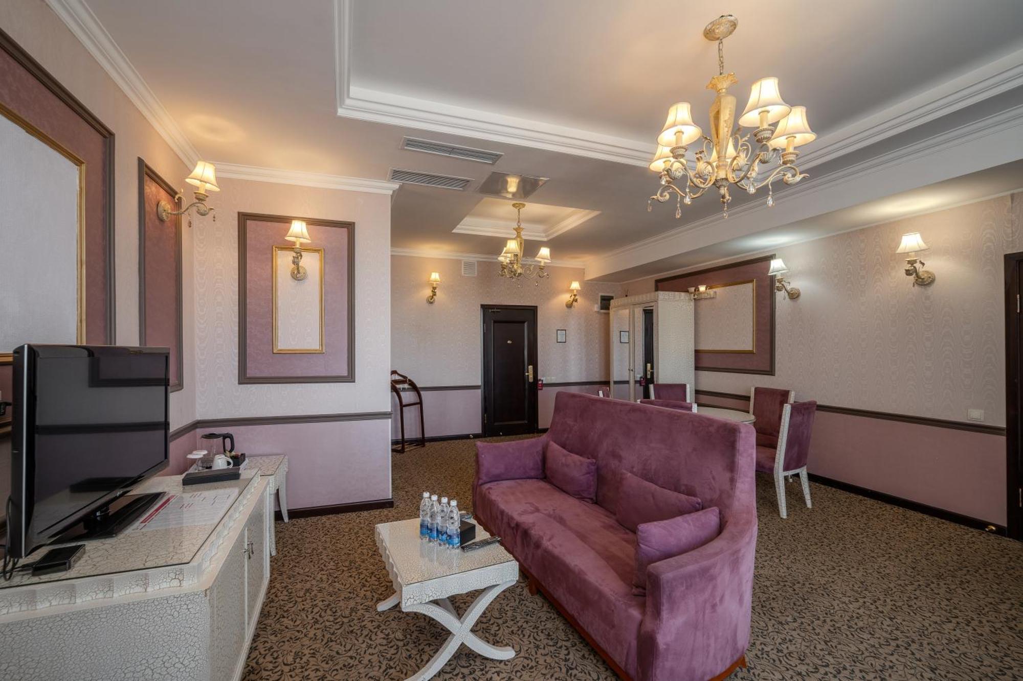 Hotel Jannat Regency Biškek Exteriér fotografie
