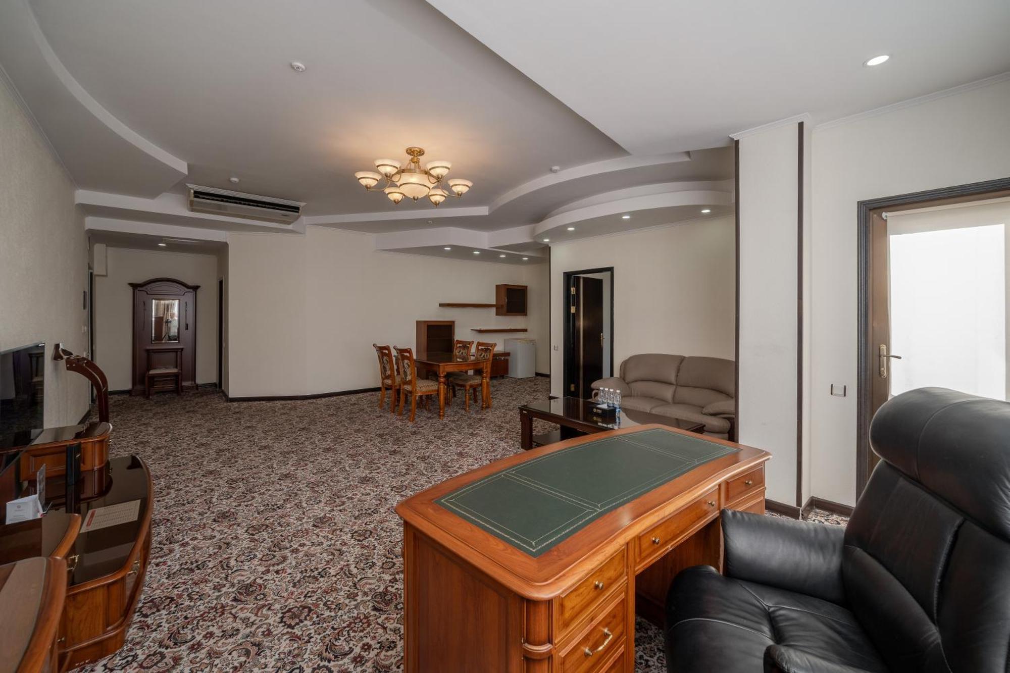 Hotel Jannat Regency Biškek Exteriér fotografie