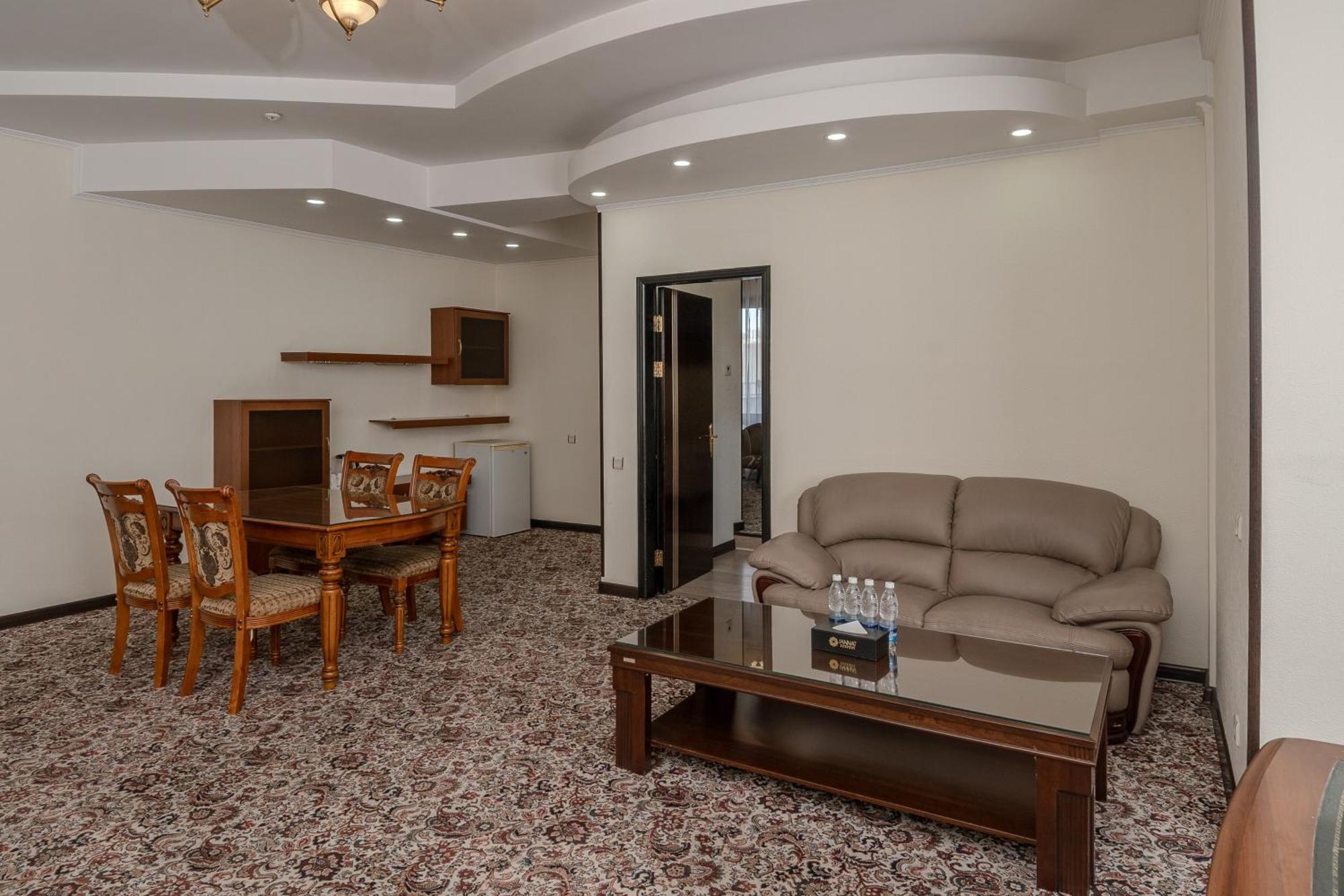 Hotel Jannat Regency Biškek Exteriér fotografie