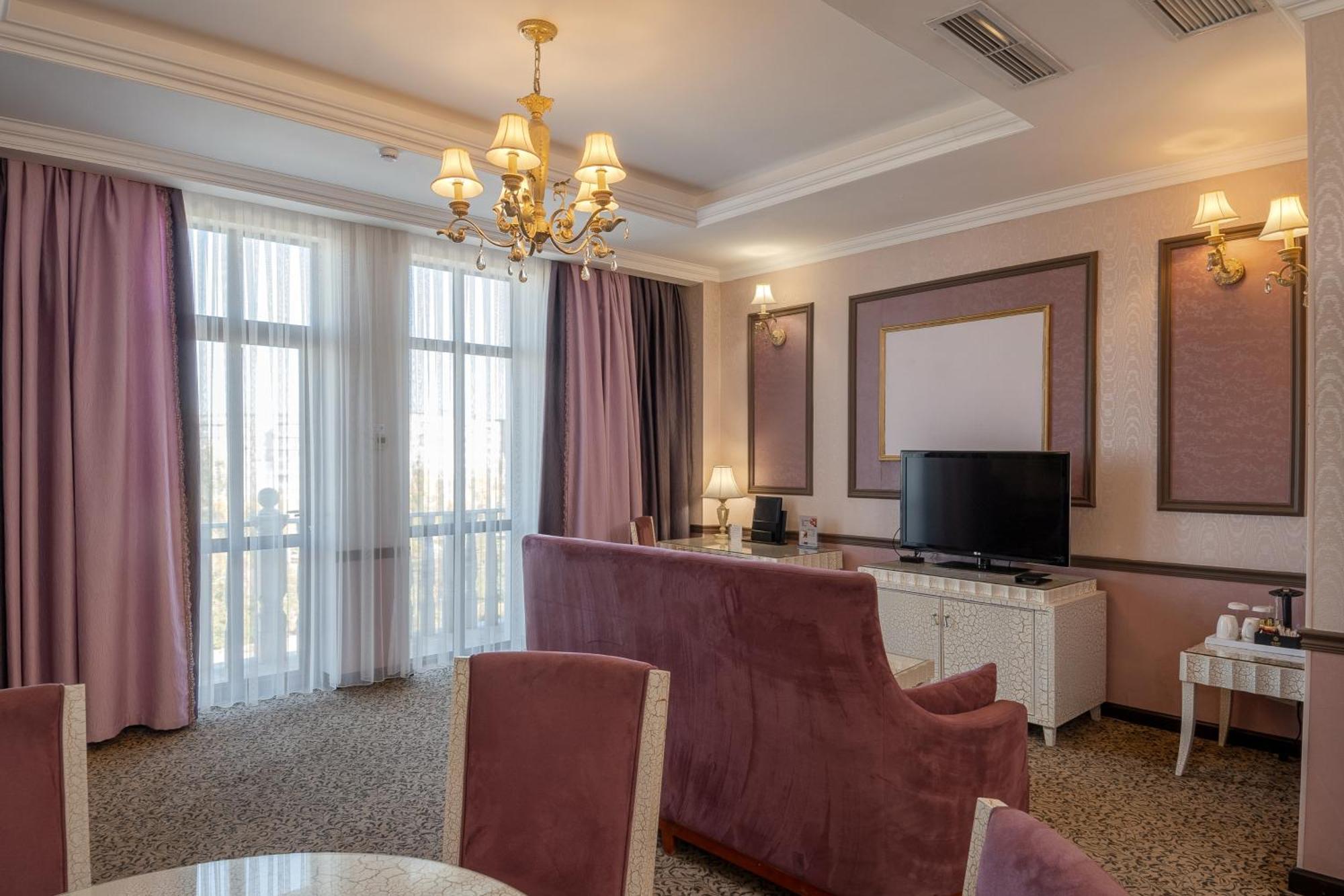 Hotel Jannat Regency Biškek Exteriér fotografie