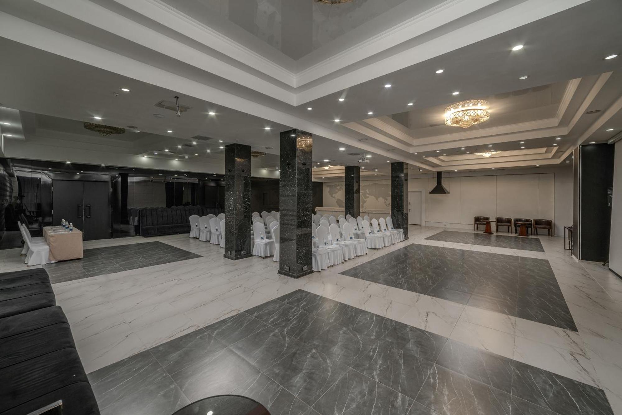 Hotel Jannat Regency Biškek Exteriér fotografie