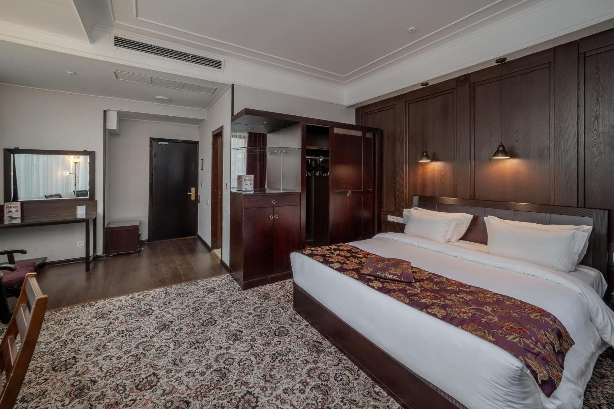 Hotel Jannat Regency Biškek Exteriér fotografie