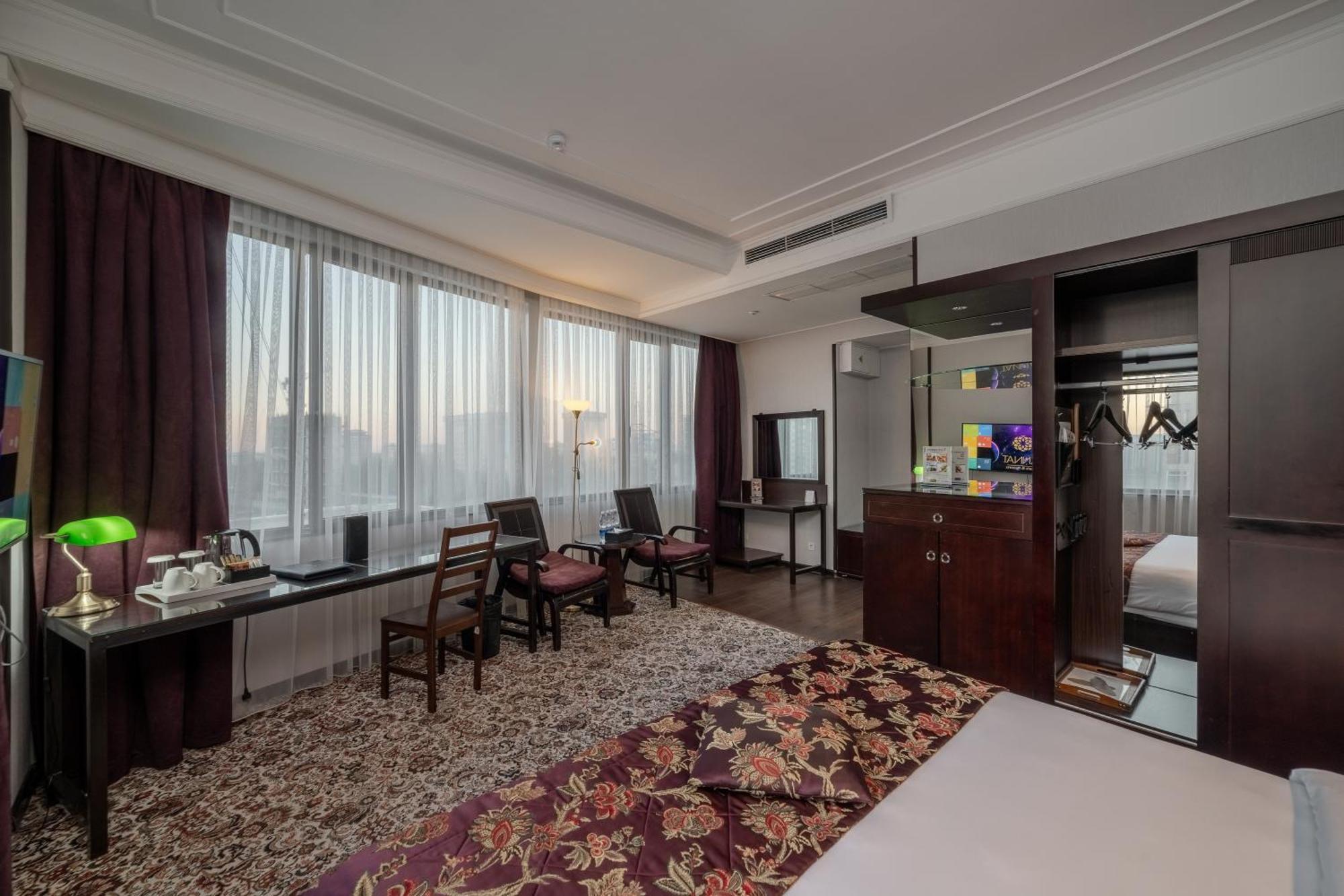 Hotel Jannat Regency Biškek Exteriér fotografie