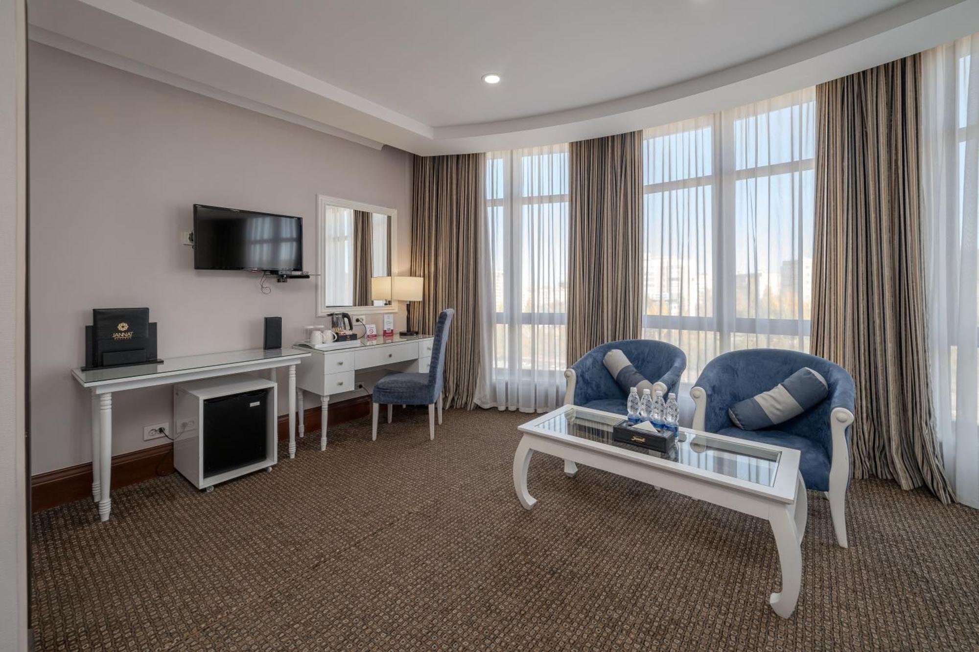 Hotel Jannat Regency Biškek Exteriér fotografie